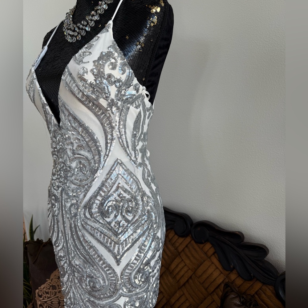 Windsor Born To Shine Silver Glam Sequin Mini Dress Size Medium - Picture 5 of 10